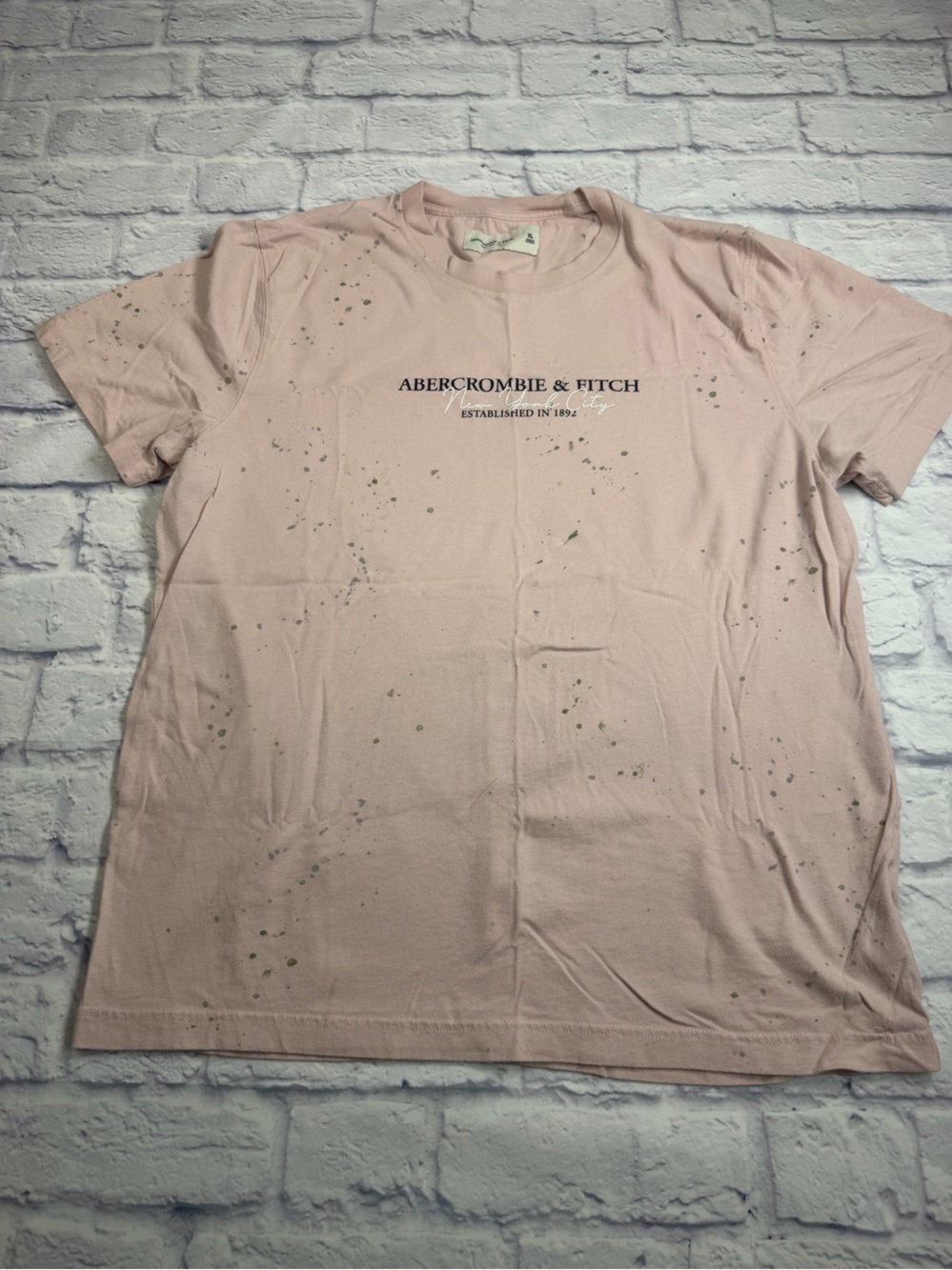 Abercrombie & Fitch Light Pink Short Sleeve Logo Tee. Size XL
